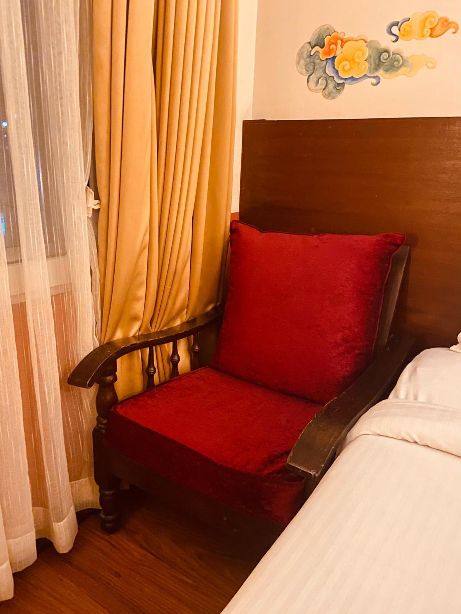 Three Jewels Boutique Hotel Pokhara Exterior foto